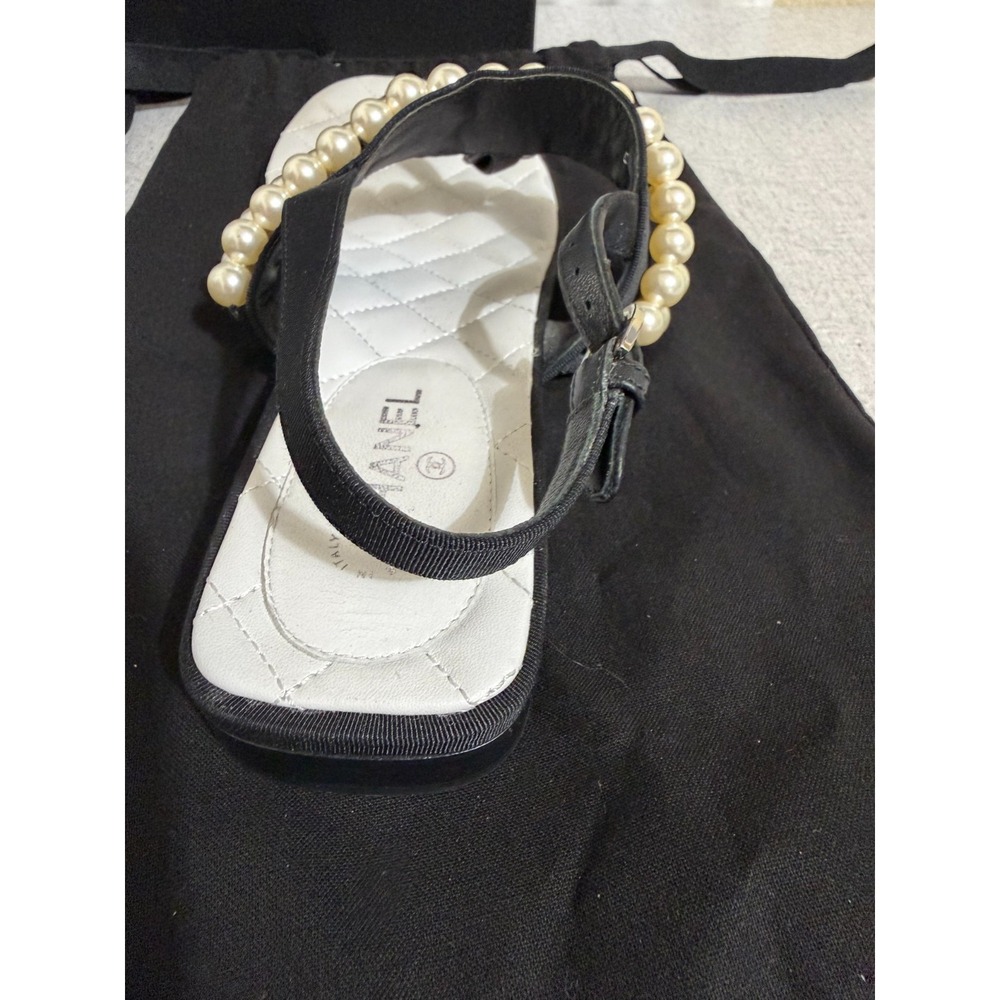 Chanel Women's US Size 7 Black with Pearls Flat Buckle Thong Sandals $1,250 - Picture 13 of 16